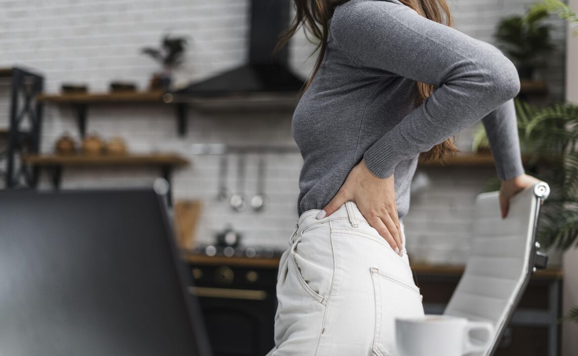 A dor nas costas na rexión lumbar é un síntoma común de acompañamento de varias patoloxías. 